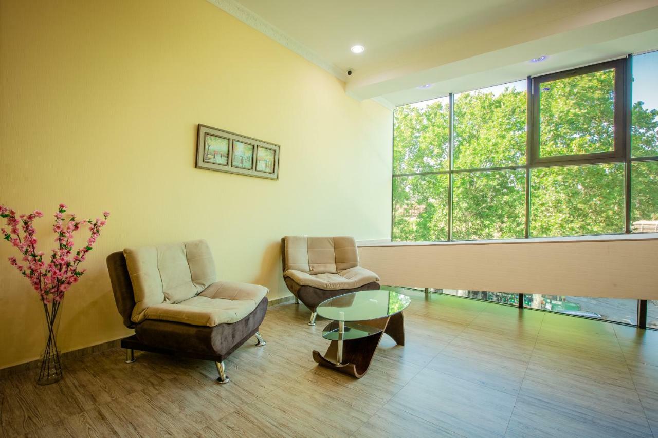 Hotel Comfort Тбилиси Экстерьер фото